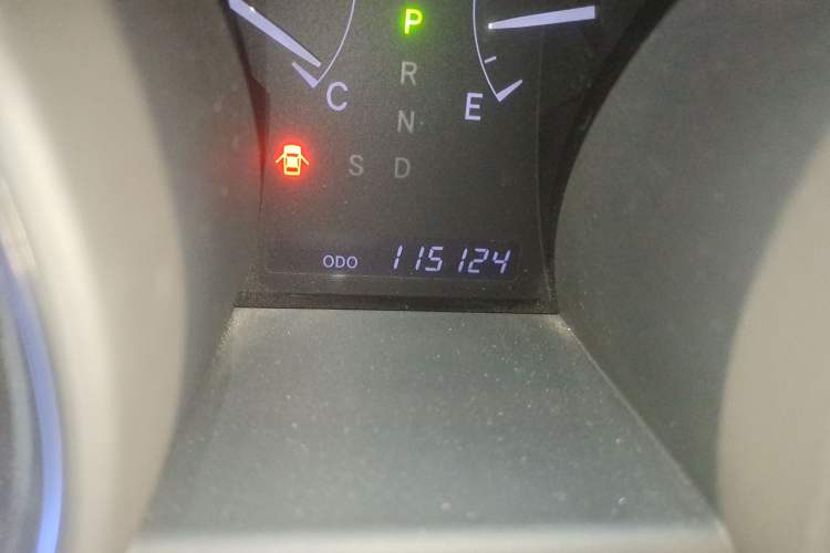 Used Toyota Highlander 2012 2.7L 2WD 5-Seater Elite Edition Odometer Close Up