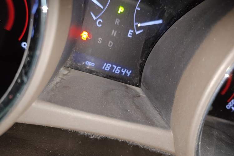 Used Toyota Highlander 2012 2.7L 2WD 5-Seater Elite Edition Odometer Close Up