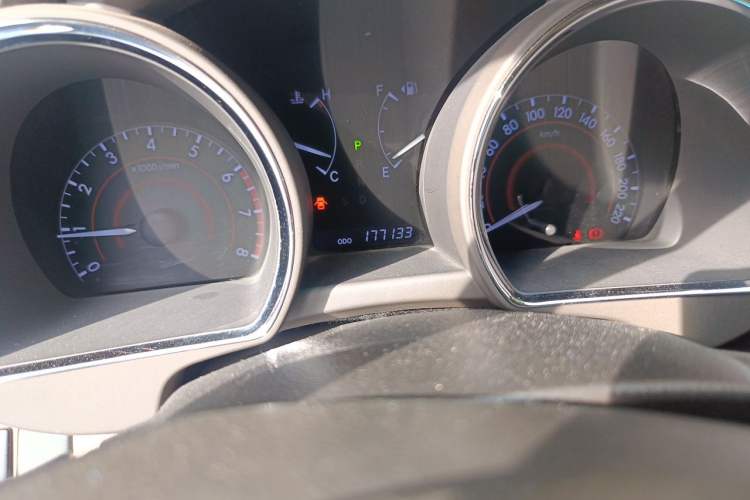 Used Toyota Highlander 2012 2.7L 2WD 5-Seater Elite Edition Odometer Close Up