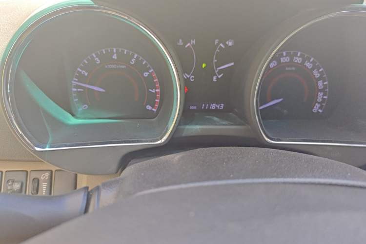 Used Toyota Highlander 2012 2.7L 2WD 5-Seater Elite Edition Odometer Close Up
