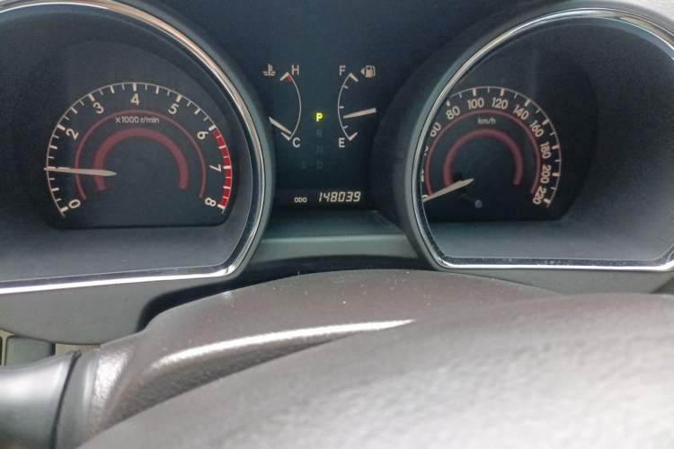 Used Toyota Highlander 2012 2.7L Two-Wheel Drive 5-Seater Sport Edition Odometer Close Up
