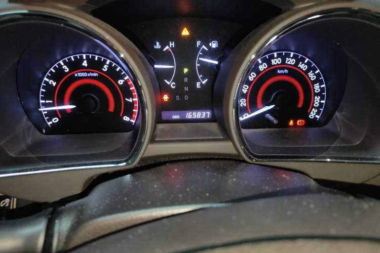 Used Toyota Highlander 2012 2.7L Two-Wheel Drive 7-Seater Luxury Edition Odometer Close Up
