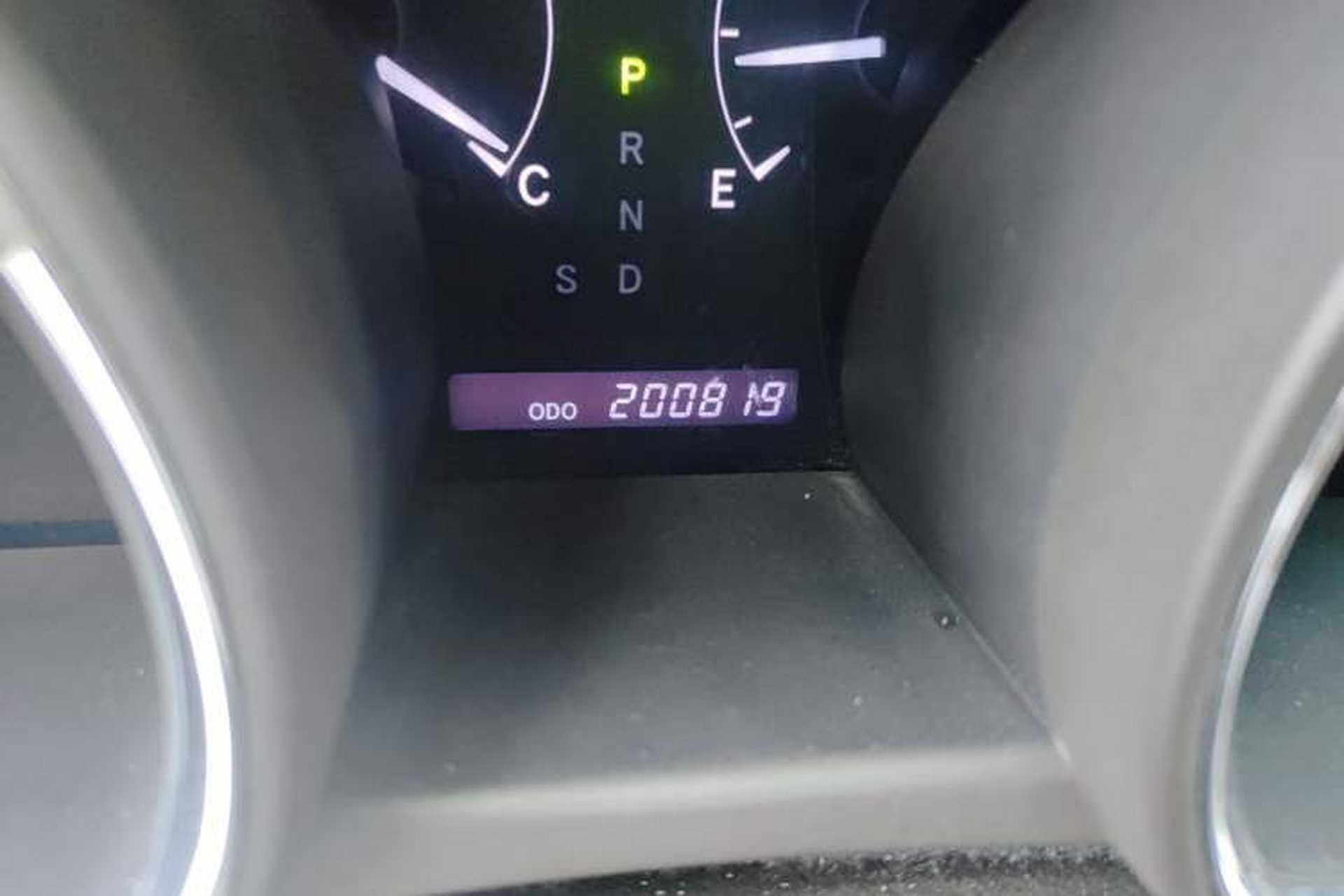 Used Toyota Highlander 2012 2.7L Two-Wheel Drive 7-Seater Elite Edition Odometer Close Up