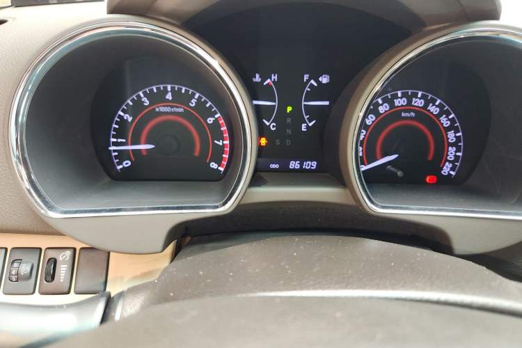Used Toyota Highlander 2012 2.7L 2WD 5-Seater Elite Edition Odometer Close Up