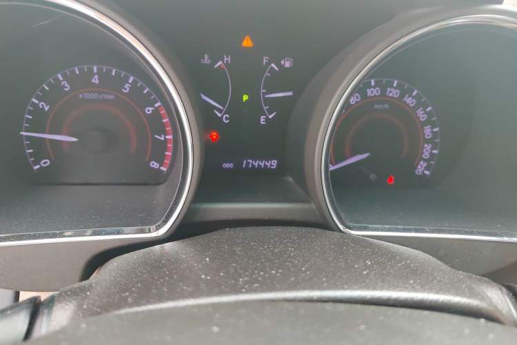 Used Toyota Highlander 2012 2.7L Two-Wheel Drive 7-Seater Luxury Edition Odometer Close Up