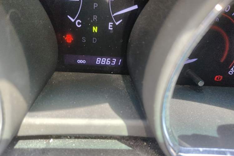 Used Toyota Highlander 2012 2.7L 2WD 5-Seater Elite Edition Odometer Close Up