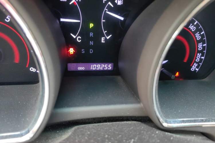 Used Toyota Highlander 2012 2.7L Two-Wheel Drive 7-Seater Elite Edition Odometer Close Up