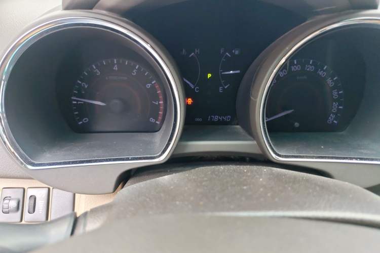 Used Toyota Highlander 2012 2.7L 2WD 5-Seater Elite Edition Odometer Close Up