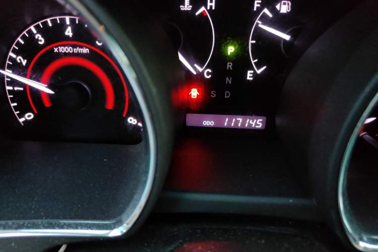 Used Toyota Highlander 2012 2.7L 2WD 5-Seater Elite Edition Odometer Close Up