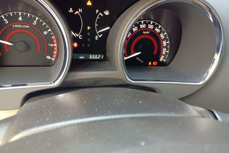 Used Toyota Highlander 2012 3.5L 4x4 7-Seater Luxury Edition with Navigation Odometer Close Up