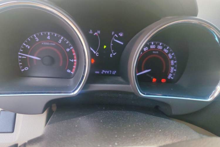 Used Toyota Highlander 2012 2.7L 2WD 5-Seater Elite Edition Odometer Close Up
