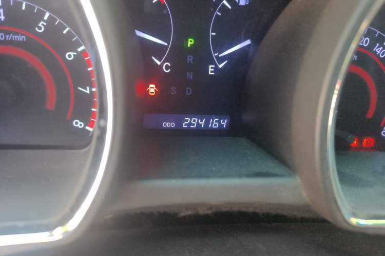 Used Toyota Highlander 2012 2.7L Two-Wheel Drive 7-Seater Elite Edition Odometer Close Up