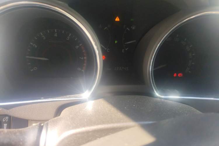 Used Toyota Highlander 2012 2.7L Two-Wheel Drive 7-Seater Luxury Edition Odometer Close Up