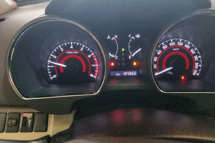 Used Toyota Highlander 2012 2.7L 2WD 5-Seater Elite Edition Odometer Close Up