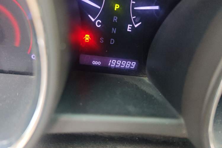 Used Toyota Highlander 2012 2.7L Two-Wheel Drive 7-Seater Elite Edition Odometer Close Up