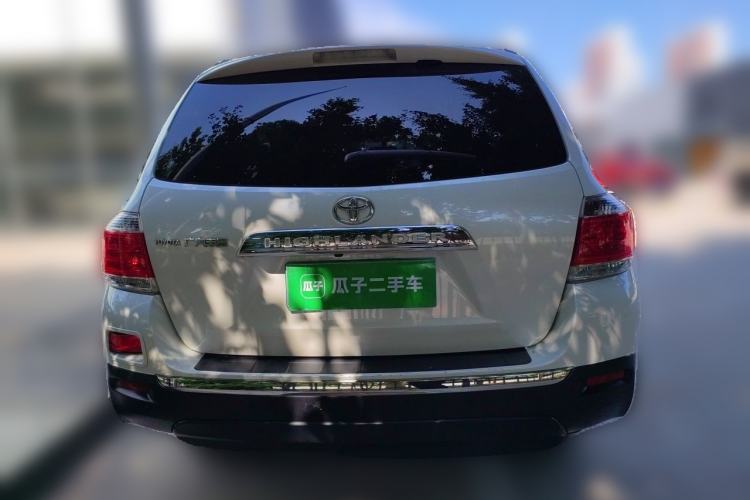 Used Toyota Highlander 2012 2.7L Two-Wheel Drive 7-Seater Luxury Edition Rear