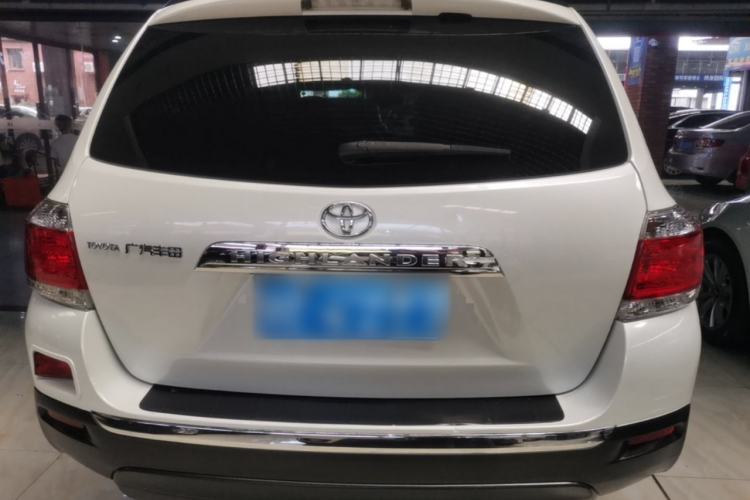Used Toyota Highlander 2012 2.7L Two-Wheel Drive 7-Seater Luxury Edition Rear