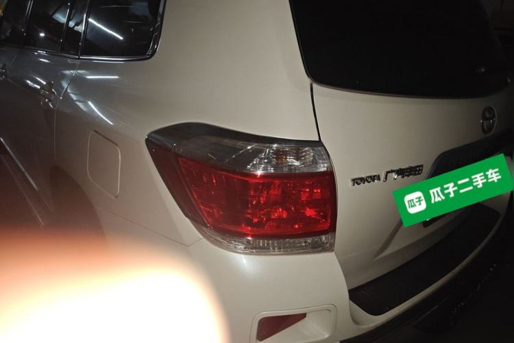 Used Toyota Highlander 2012 2.7L Two-Wheel Drive 7-Seater Luxury Edition Rear