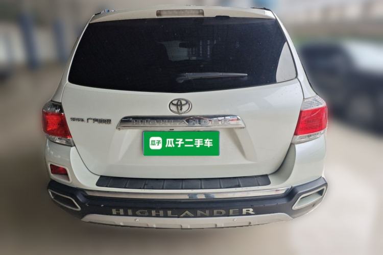 Used Toyota Highlander 2012 2.7L Two-Wheel Drive 7-Seater Luxury Edition Rear