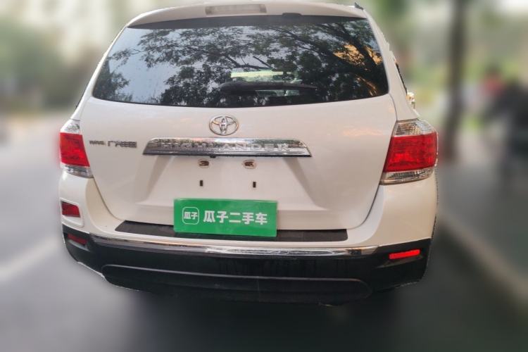 Used Toyota Highlander 2012 2.7L Two-Wheel Drive 7-Seater Luxury Edition Rear