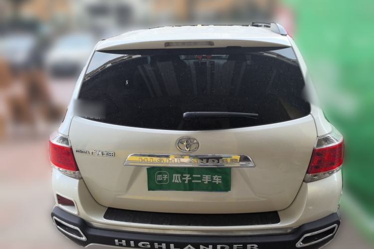 Used Toyota Highlander 2012 2.7L Two-Wheel Drive 7-Seater Luxury Edition Rear