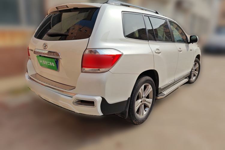 Used Toyota Highlander 2012 2.7L Two-Wheel Drive 7-Seater Luxury Edition Rear Right 45 Deg