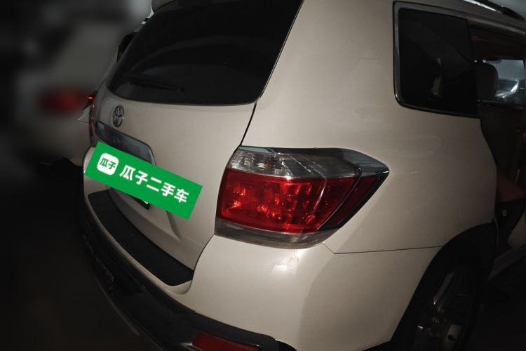 Used Toyota Highlander 2012 2.7L Two-Wheel Drive 7-Seater Luxury Edition Rear Right 45 Deg