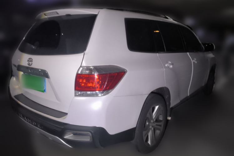 Used Toyota Highlander 2012 2.7L Two-Wheel Drive 7-Seater Luxury Edition Rear Right 45 Deg