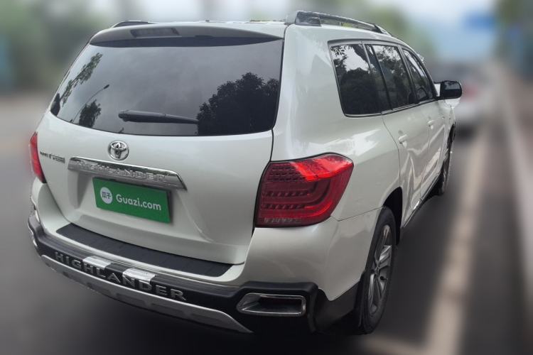 Used Toyota Highlander 2012 2.7L Two-Wheel Drive 7-Seater Luxury Edition Rear Right 45 Deg
