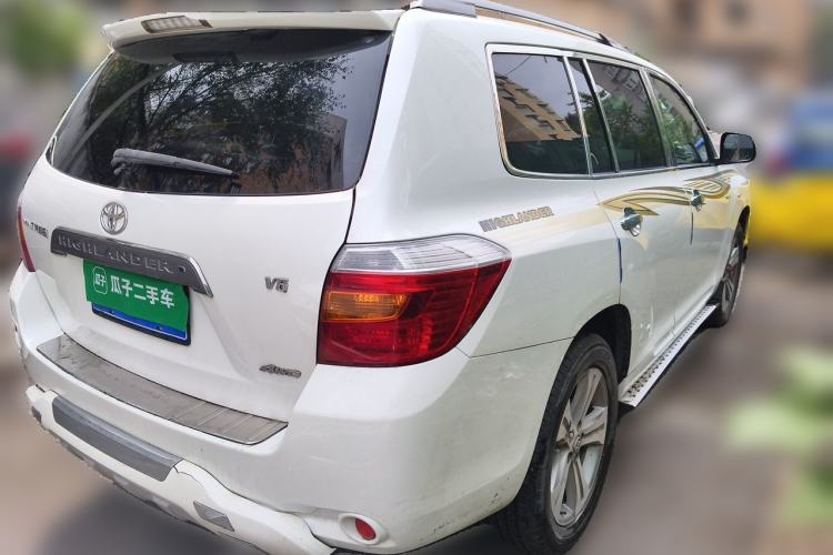 Used Toyota Highlander 2012 2.7L Two-Wheel Drive 7-Seater Luxury Edition Rear Right 45 Deg