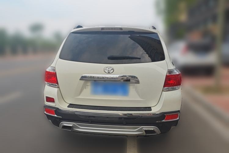 Used Toyota Highlander 2012 2.7L Two-Wheel Drive 7-Seater Luxury Edition Rear