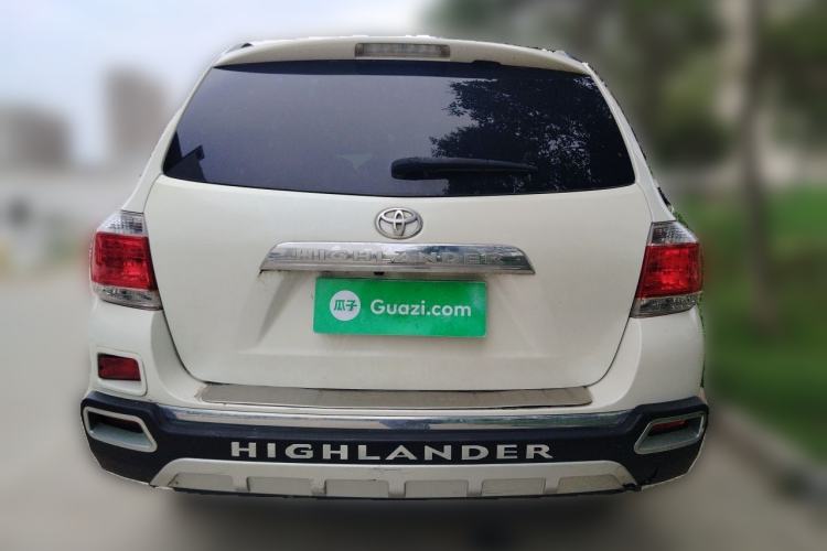 Used Toyota Highlander 2012 2.7L Two-Wheel Drive 7-Seater Luxury Edition Rear