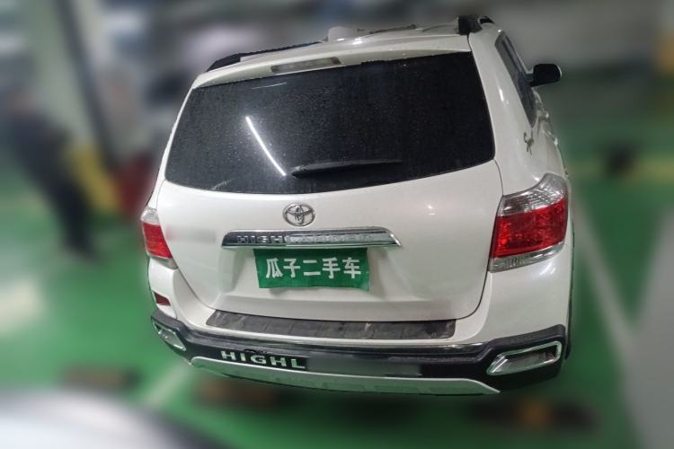 Used Toyota Highlander 2012 2.7L Two-Wheel Drive 7-Seater Luxury Edition Rear