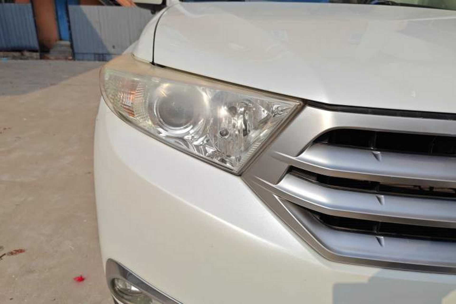 Used Toyota Highlander 2012 2.7L Two-Wheel Drive 7-Seater Luxury Edition Right Front Headlight