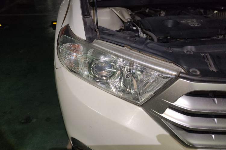 Used Toyota Highlander 2012 2.7L 2WD 5-Seater Elite Edition Right Front Headlight