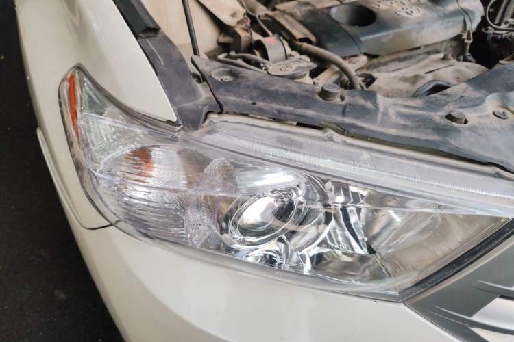 Used Toyota Highlander 2012 2.7L Two-Wheel Drive 7-Seater Luxury Edition Right Front Headlight