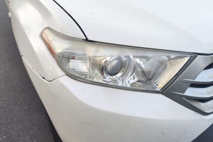 Used Toyota Highlander 2012 2.7L Two-Wheel Drive 7-Seater Luxury Edition Right Front Headlight