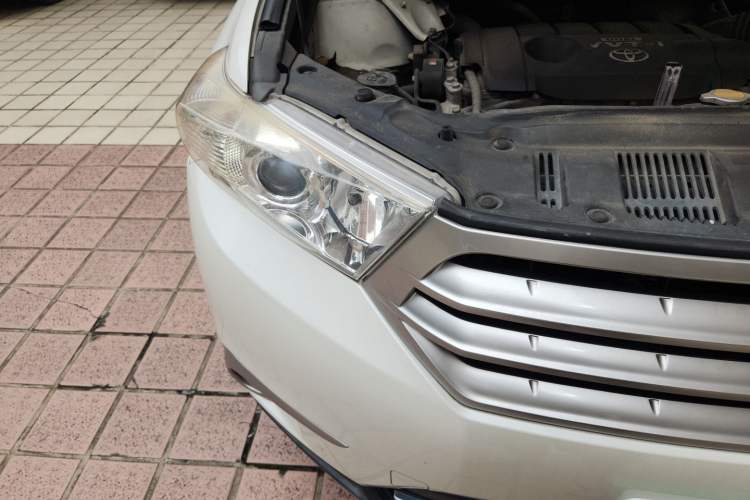 Used Toyota Highlander 2012 2.7L 2WD 5-Seater Elite Edition Right Front Headlight