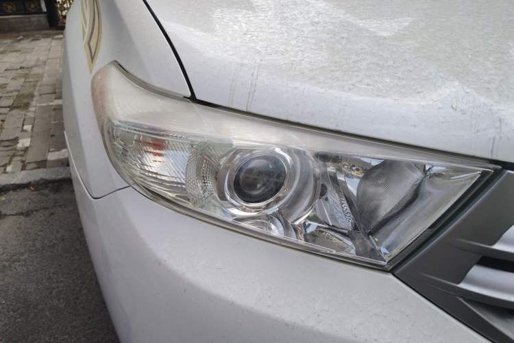 Used Toyota Highlander 2012 2.7L Two-Wheel Drive 7-Seater Luxury Edition Right Front Headlight