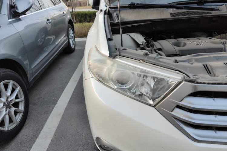 Used Toyota Highlander 2012 2.7L 2WD 5-Seater Elite Edition Right Front Headlight