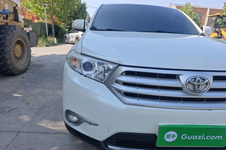 Used Toyota Highlander 2012 2.7L Two-Wheel Drive 7-Seater Luxury Edition Right Front Headlight