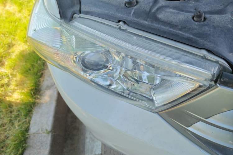 Used Toyota Highlander 2012 2.7L Two-Wheel Drive 7-Seater Luxury Edition Right Front Headlight