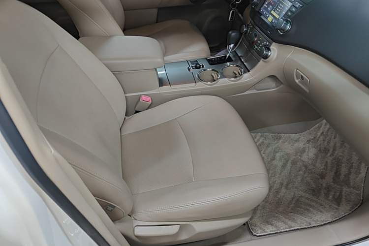 Used Toyota Highlander 2012 2.7L 2WD 5-Seater Elite Edition Right Front Seat