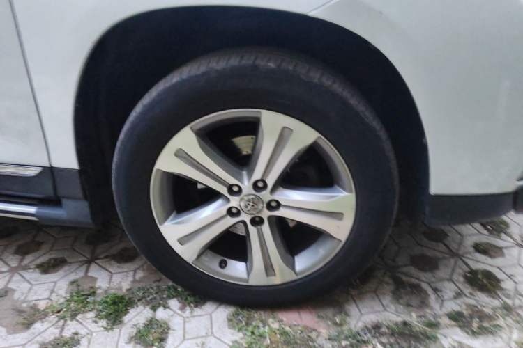 Used Toyota Highlander 2012 2.7L Two-Wheel Drive 7-Seater Luxury Edition Right Front Wheel Hub