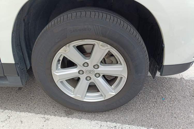 Used Toyota Highlander 2012 2.7L 2WD 5-Seater Elite Edition Right Front Wheel Hub