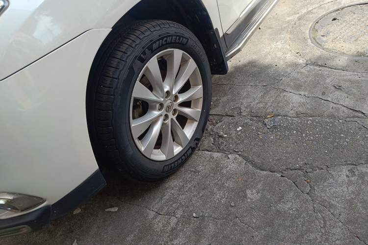 Used Toyota Highlander 2012 2.7L 2WD 5-Seater Elite Edition Right Front Wheel Hub