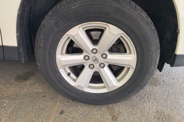 Used Toyota Highlander 2012 2.7L 2WD 5-Seater Elite Edition Right Front Wheel Hub