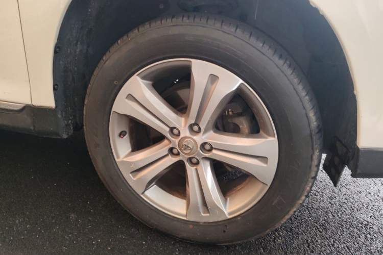 Used Toyota Highlander 2012 2.7L Two-Wheel Drive 7-Seater Luxury Edition Right Front Wheel Hub