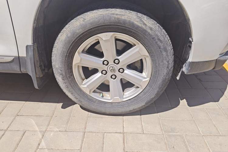 Used Toyota Highlander 2012 2.7L 2WD 5-Seater Elite Edition Right Front Wheel Hub