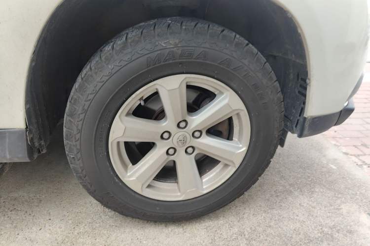 Used Toyota Highlander 2012 2.7L 2WD 5-Seater Elite Edition Right Front Wheel Hub